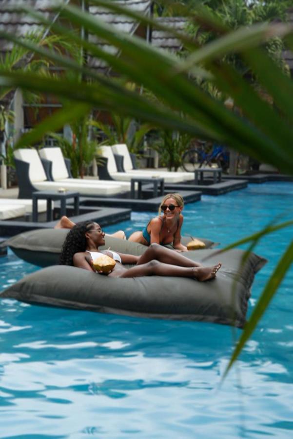 Copacabana Gili Air Hotel Mataram Buitenkant foto