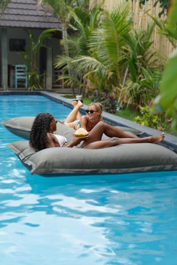 Copacabana Gili Air Hotel Mataram Buitenkant foto